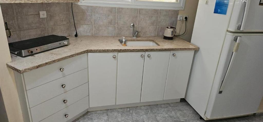 Villa נופש דביר - סוויטות מהממות ובקתה כפרית עם ג'קוזי ליד הכנרת - יש מקלט צמוד Migdal Esterno foto