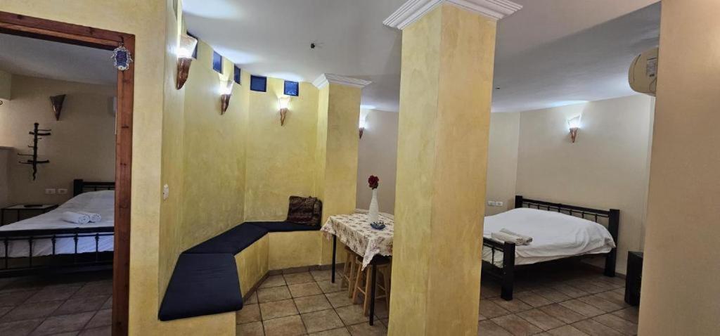 Villa נופש דביר - סוויטות מהממות ובקתה כפרית עם ג'קוזי ליד הכנרת - יש מקלט צמוד Migdal Esterno foto
