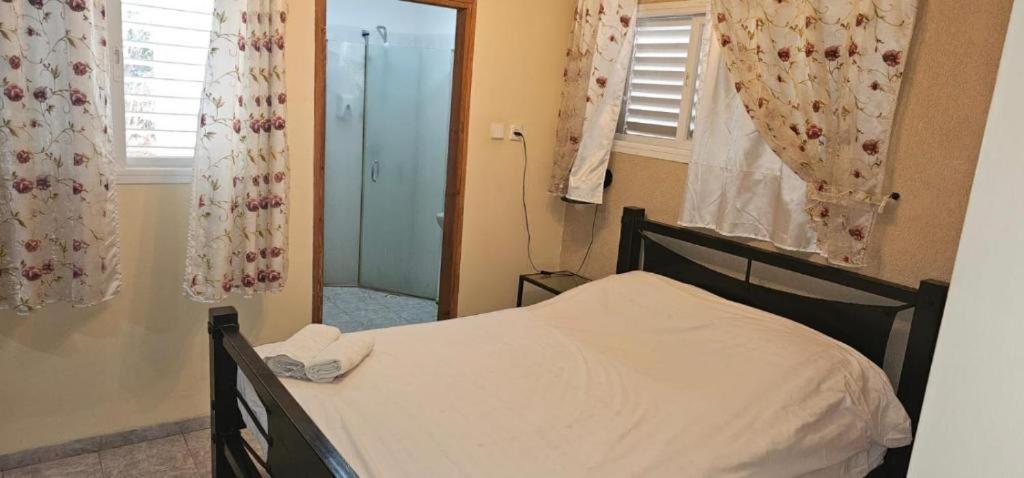 Villa נופש דביר - סוויטות מהממות ובקתה כפרית עם ג'קוזי ליד הכנרת - יש מקלט צמוד Migdal Camera foto