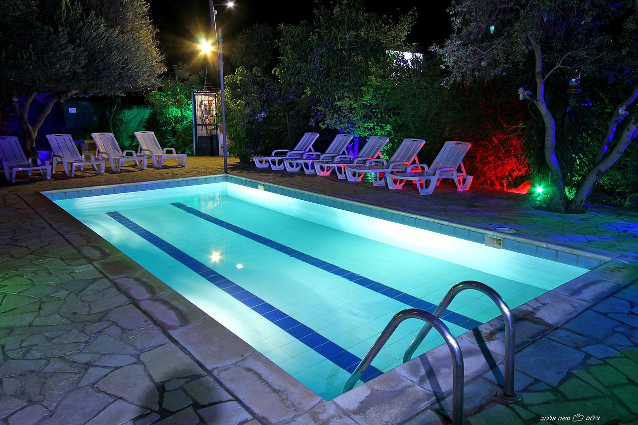 Villa נופש דביר - סוויטות מהממות ובקתה כפרית עם ג'קוזי ליד הכנרת - יש מקלט צמוד Migdal Esterno foto